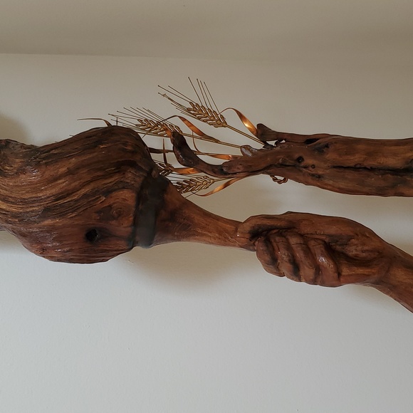 Amazing Al One Piece Wood Carved Sculpture - Picture 6 of 10